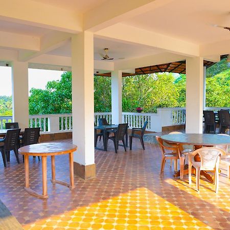 Bana The Wild Waters Hotel Muduvadi Luaran gambar