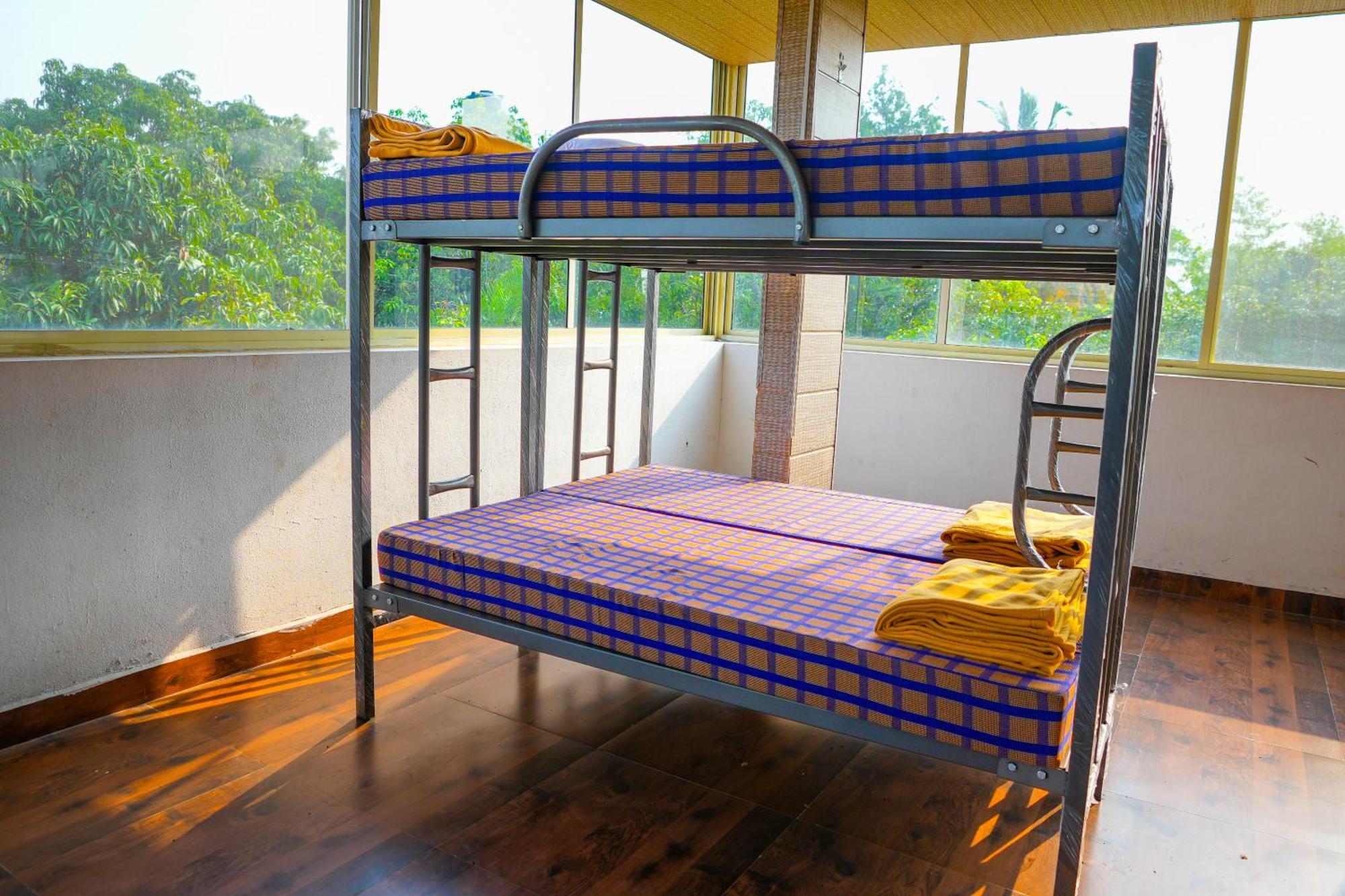 Bana The Wild Waters Hotel Muduvadi Luaran gambar