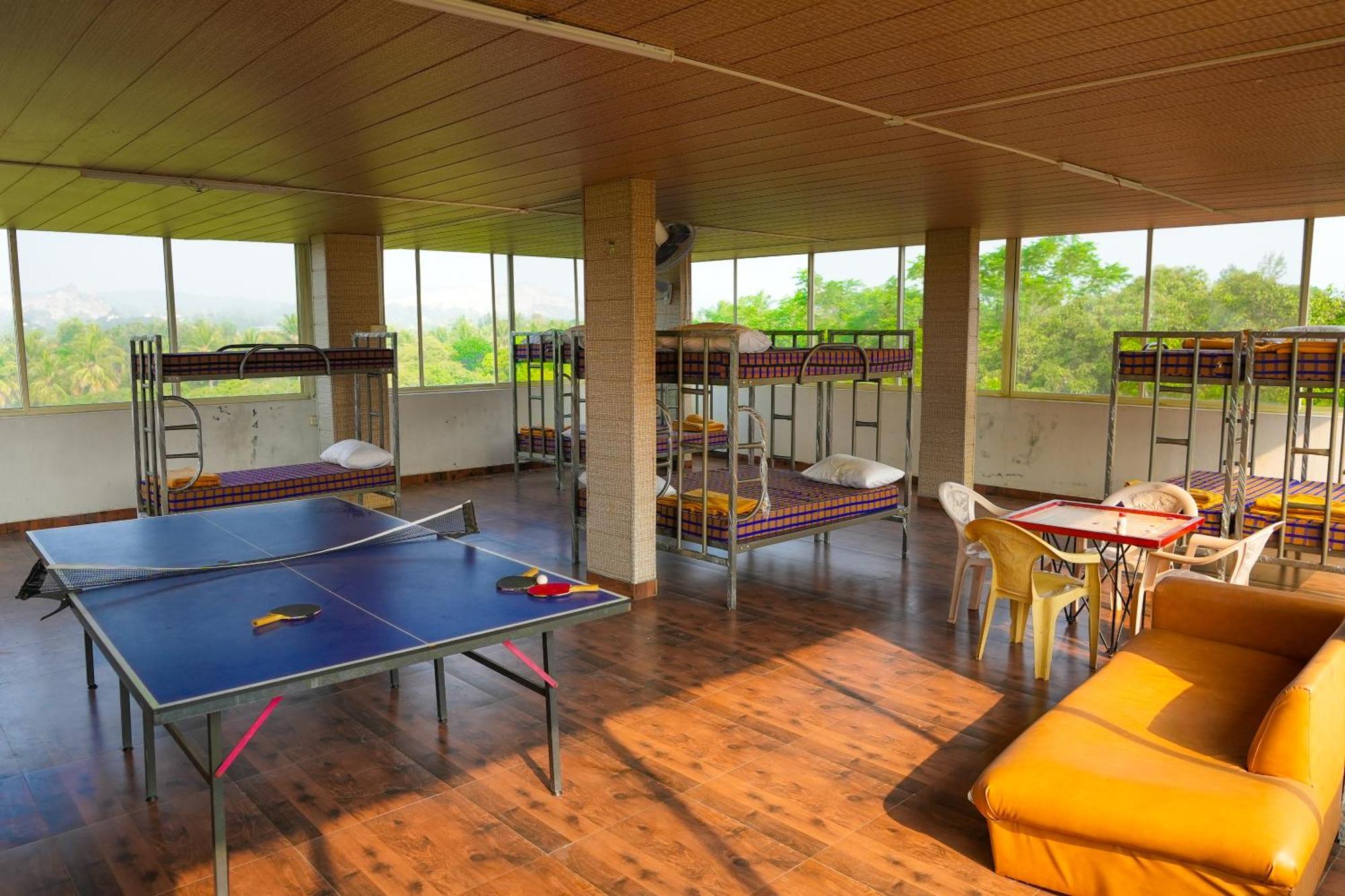 Bana The Wild Waters Hotel Muduvadi Luaran gambar