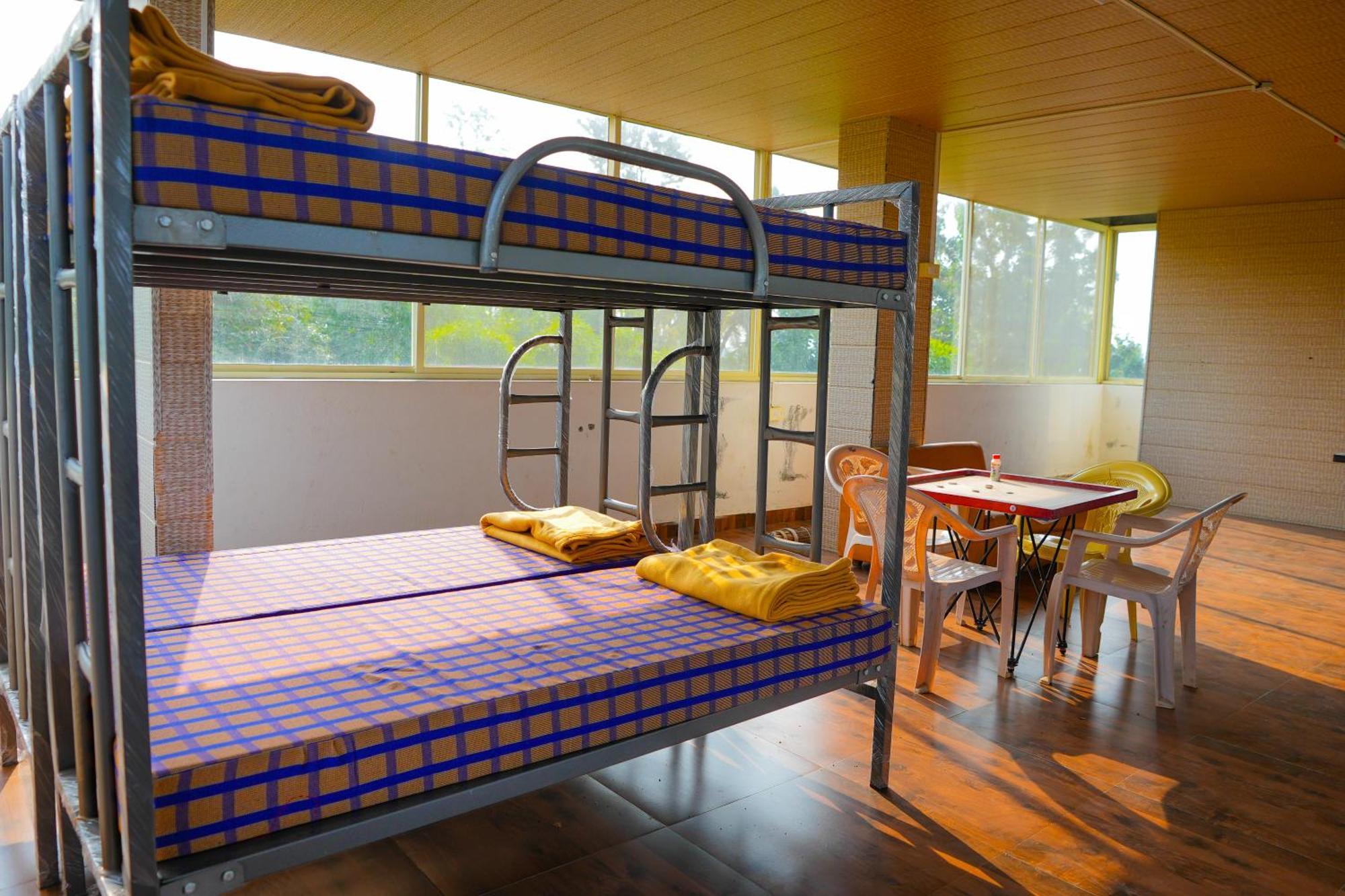 Bana The Wild Waters Hotel Muduvadi Luaran gambar