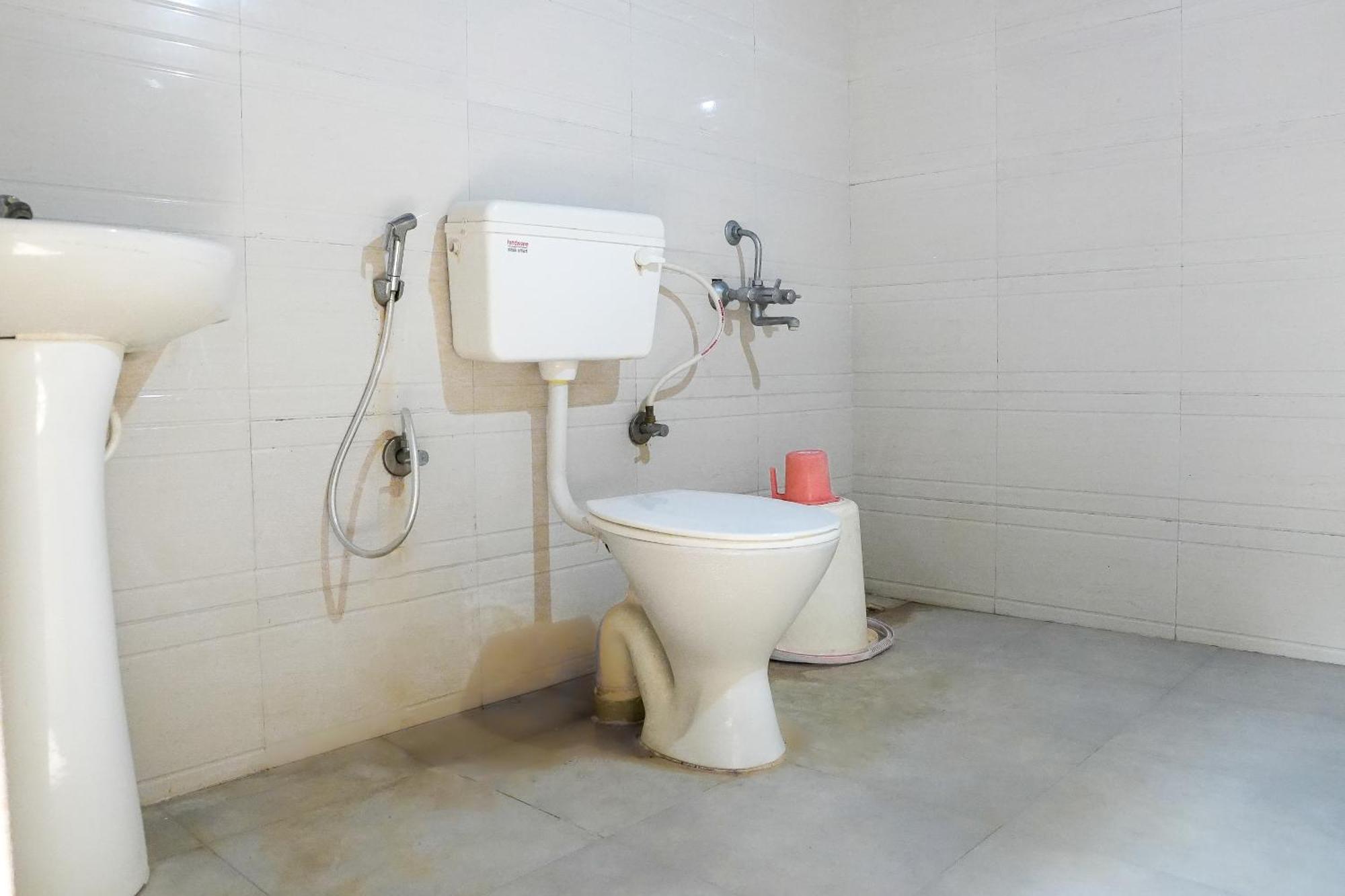 Bana The Wild Waters Hotel Muduvadi Luaran gambar