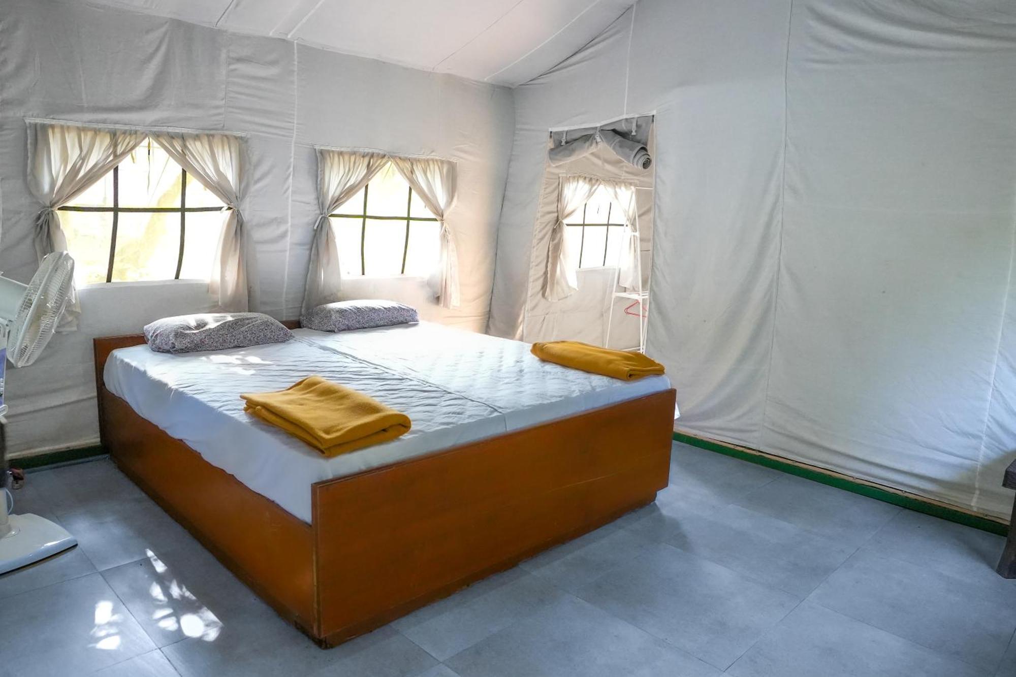 Bana The Wild Waters Hotel Muduvadi Luaran gambar