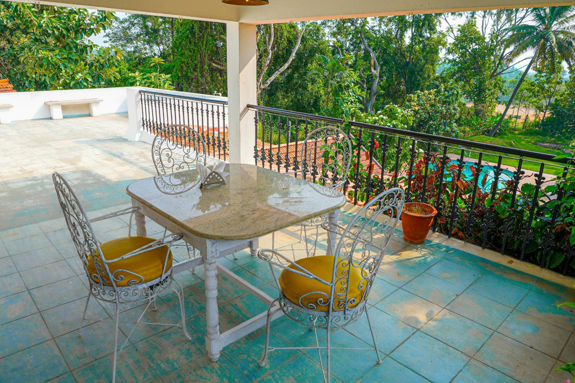 Bana The Wild Waters Hotel Muduvadi Luaran gambar