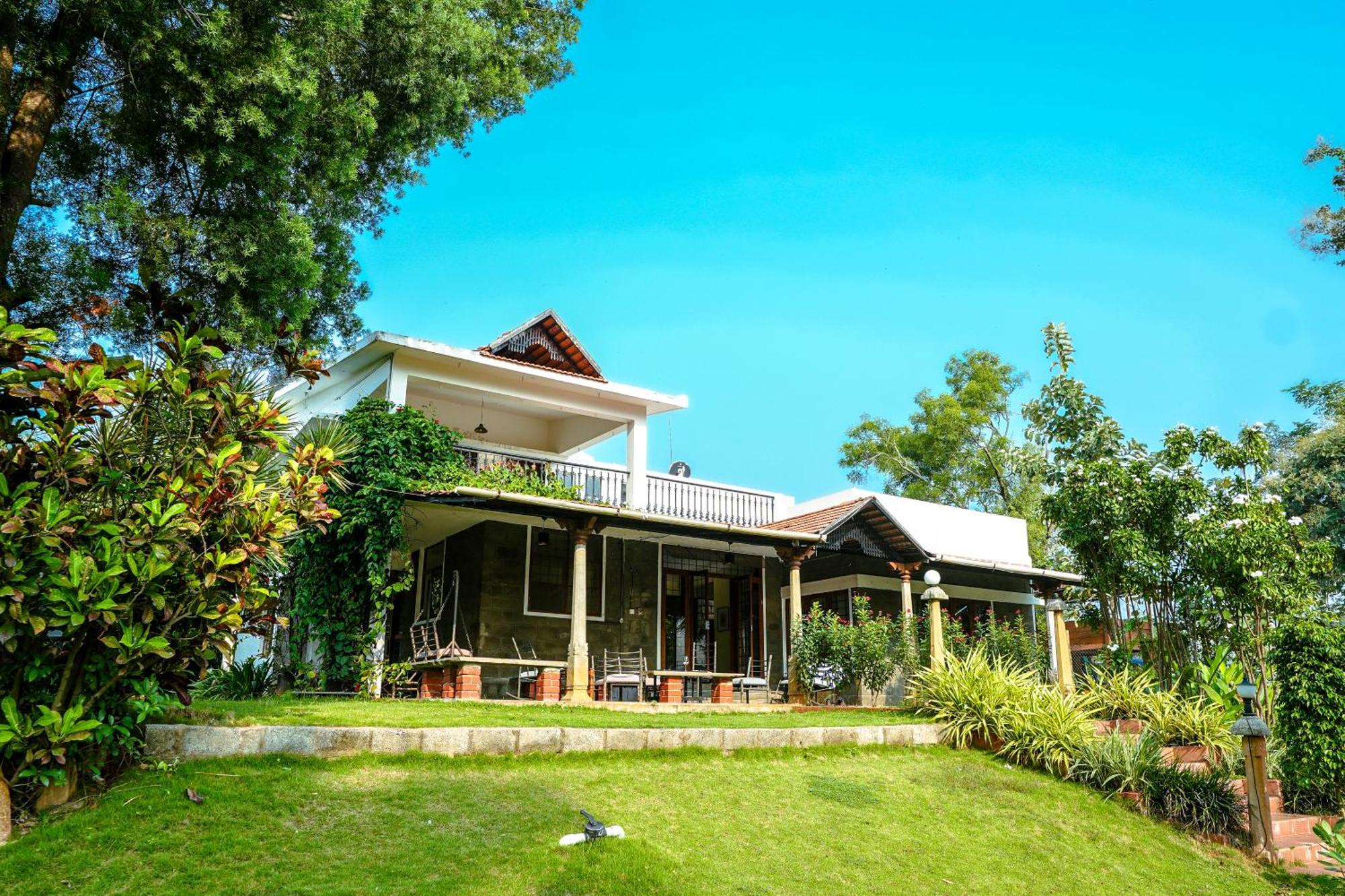 Bana The Wild Waters Hotel Muduvadi Luaran gambar